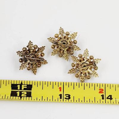 VINTAGE GOLD TONED STAR PINS