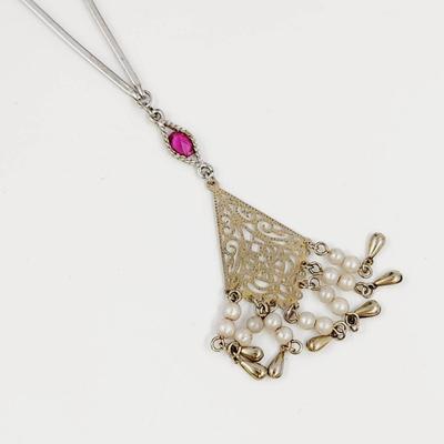 BEAUTIFUL VINTAGE SARAH COVENTRY GOLD TONED NECKLACE W/ GLASS CUT PINK STONE