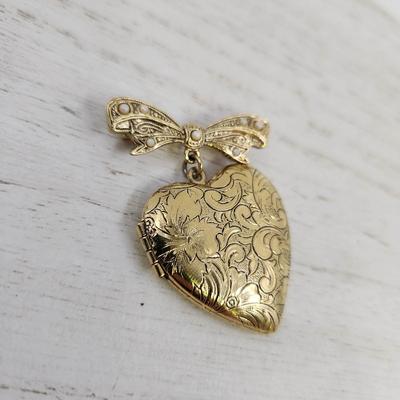 VINTAGE HEART LOCKET GOLD TONED BROOCH