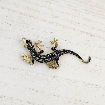 BEAUTIFUL GOLD TONED K SIGNED LIZARD BROOCH