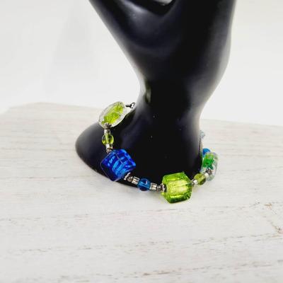 BEAUTIFUL BLUE & GREEN GLASS BRACELET
