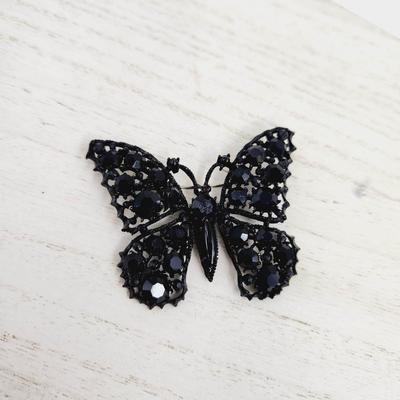 BEAUTIFUL BLACK RHINESTONE METAL BUTTERFLY BROOCH