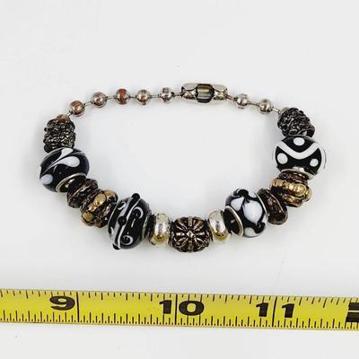 BEAUTIFUL HANDCRAFTED GLASS BEAD BLACK & WHITE BRACELET