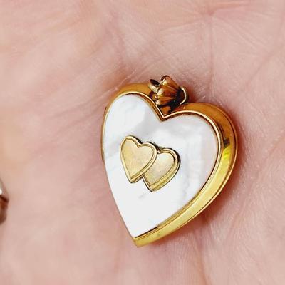 MOTHER OF PEARL HEART SHAPED GOLD TONED LOCKET