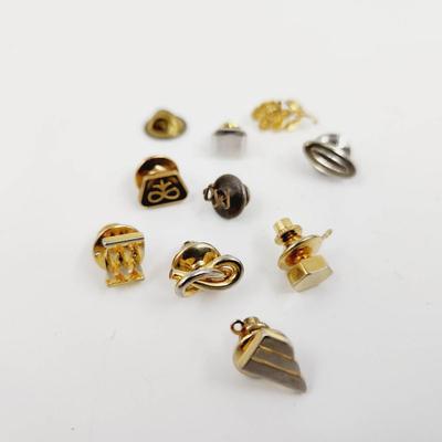 VINTAGE GOLD TONED PIN BUNDLE