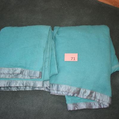 2 Blue Full size blankets
