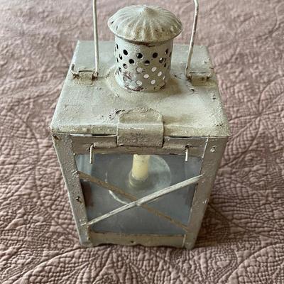 Candle lantern