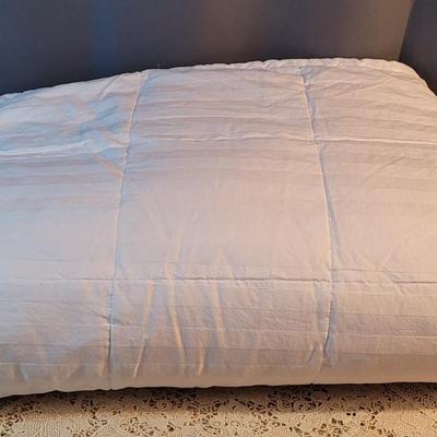 Lot 34: Cotton Duvet with Down Fill