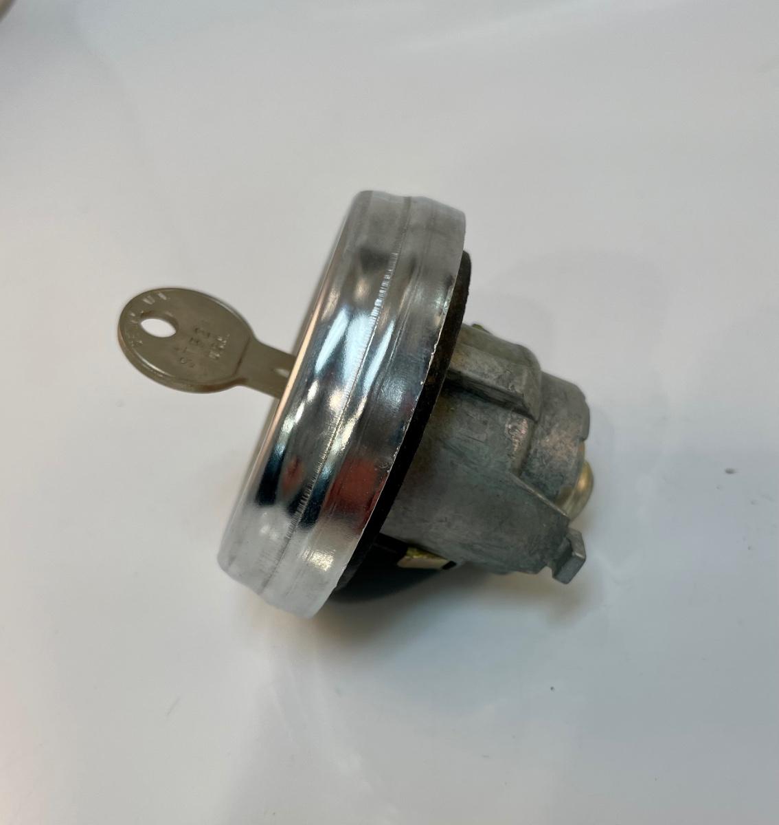 Stant Locking Gas Cap Vintage Chrome with Key