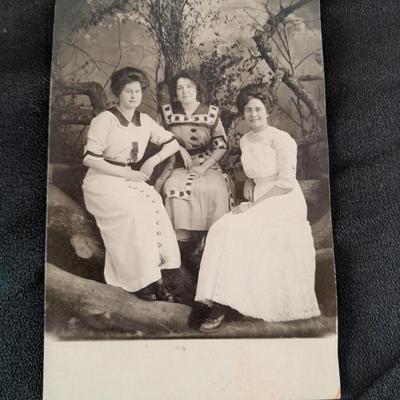 Old Antique 1911 era Black & White post cards of people