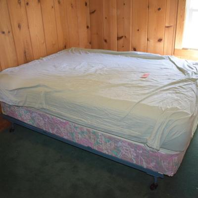 Full Size bed