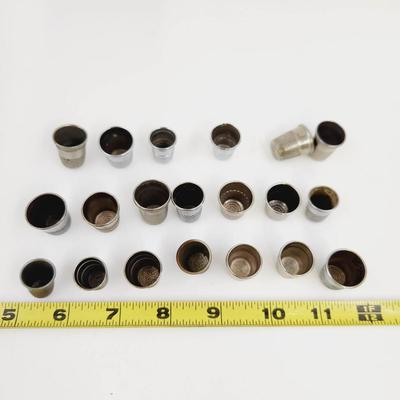 VINTAGE 20 PC BUNDLE OF THIMBLES