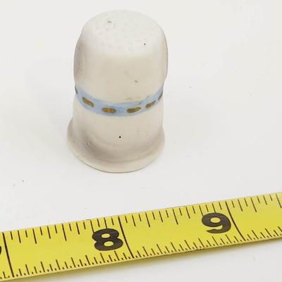 VINTAGE PORCELAIN DOG THIMBLE
