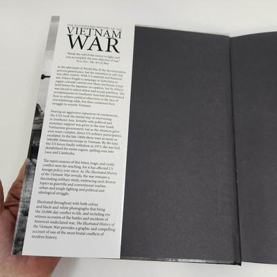 THE ILLUSTRATED HISTORY OF THE VIETNAM AT WAR BY ANDREW WEST & CHRIS MCNAB HARDBACK BOOK