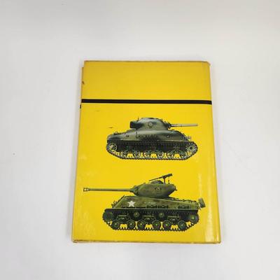 TANKS OF WW2 BY DUBCAN CROW HARDBACK BOOK