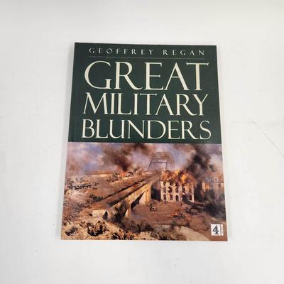 THE GREAT BLUNDER BY GEOFFREY REGAN PAPERBACK BOOKS