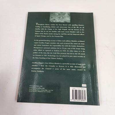 THE GREAT BLUNDER BY GEOFFREY REGAN PAPERBACK BOOKS