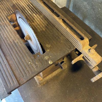 687  SMALL. VINTAGE TABLE SAW
