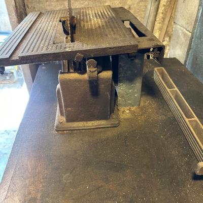 687  SMALL. VINTAGE TABLE SAW