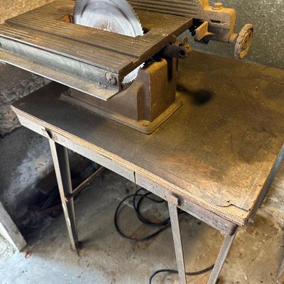 687  SMALL. VINTAGE TABLE SAW