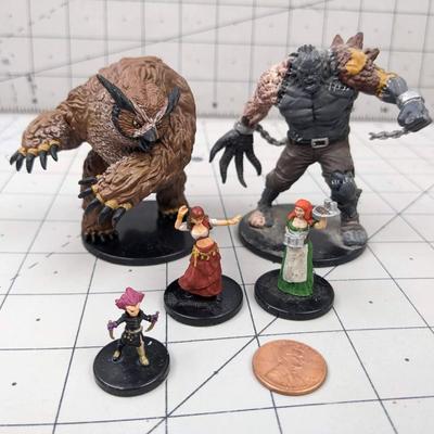 #538 DND Figures: RD: Gnome Wizard, Dancing Girl, Beaky, Serving Girl and Other