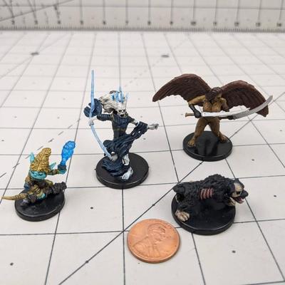 #547 DND Reign of Winter Figures