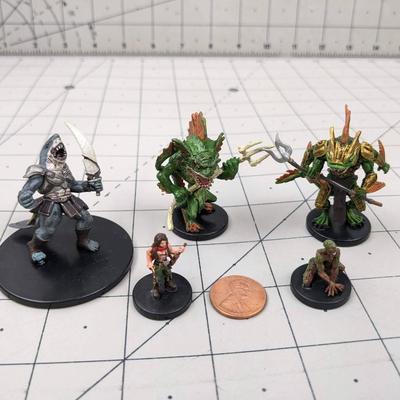 #548 DND Skull & Shakles Figures