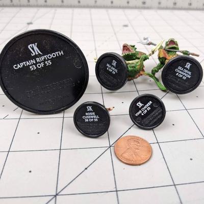 #548 DND Skull & Shakles Figures