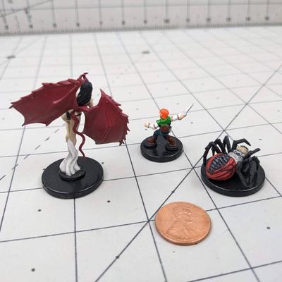 #549 DND Heroes & Monsters Figures