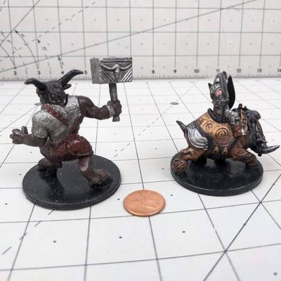 #571 DND Figures: Champion of Baphomer and Thundertusk Calvary