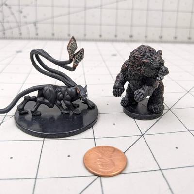 #578 DND Figures: Dispalcer Beast and Cave Bear
