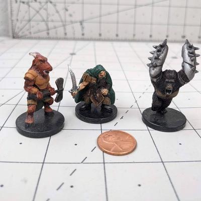 #586 DND Figures: Ibixian, Dwarf Warsword and War Ape