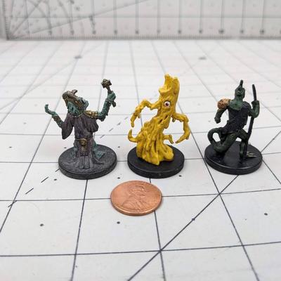 #601 DND Figures: Kuo-Toa Whip, Yochlol and Cleric of Laogzed