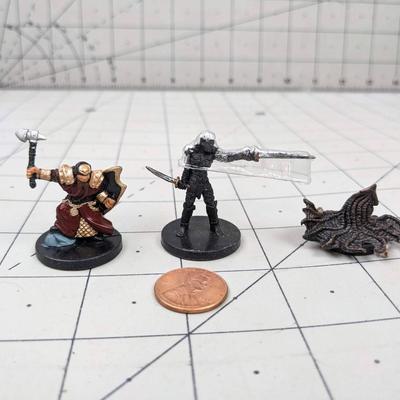 #603 DND Figures: Dothal Dwarf Cleric, Drow Blademaster and Other