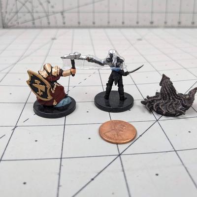 #603 DND Figures: Dothal Dwarf Cleric, Drow Blademaster and Other