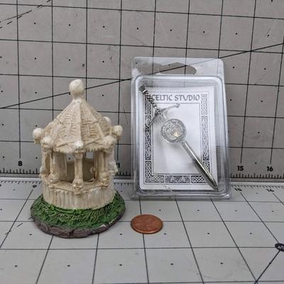 #625 Celtic Studio Sword and Mini Gazebo