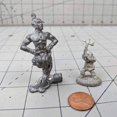 #638 Genie and Dwarf Figure