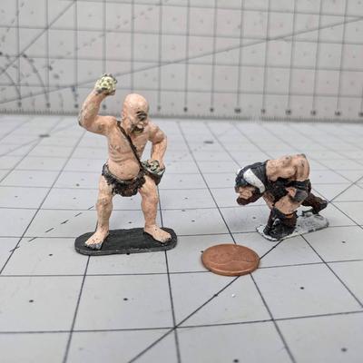 #640 Two Troll Figures