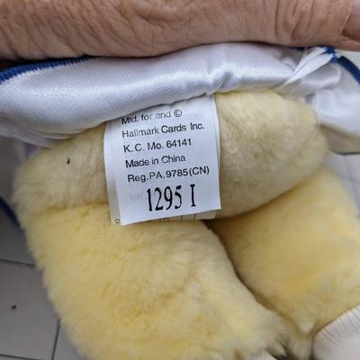 #685 2002 Olympic Winter Games Kiss Kiss Bear