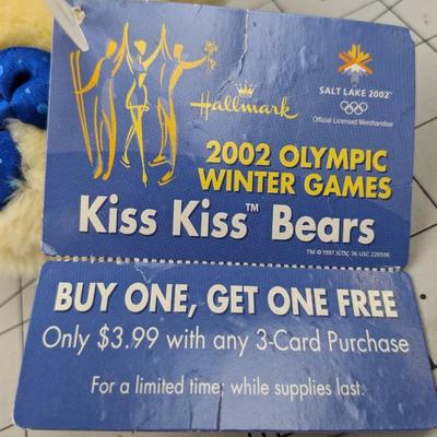 #685 2002 Olympic Winter Games Kiss Kiss Bear