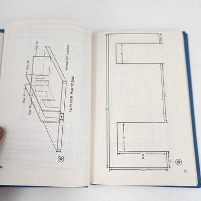 HOW TO BUILD DOLLHOUSES & FURNITURE BY DONALD R. BRANN HARDBACK BOOK