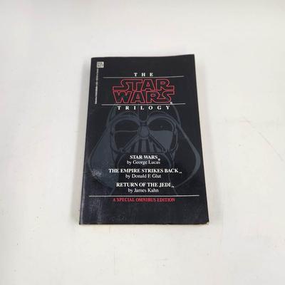 STAR WARS TRILOGY - A SPECIAL OMNIBUS EDITION - PAPERBACK BOOK