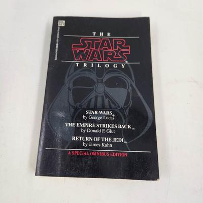 STAR WARS TRILOGY - A SPECIAL OMNIBUS EDITION - PAPERBACK BOOK