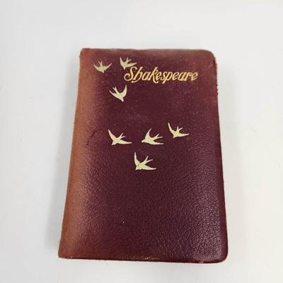 EARLY 1900S SOFT LEATHER BOUND SHAKESPEARE BOOK