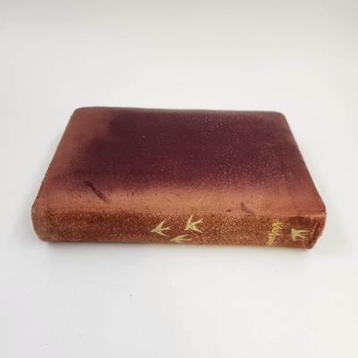EARLY 1900S SOFT LEATHER BOUND SHAKESPEARE BOOK
