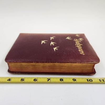 EARLY 1900S SOFT LEATHER BOUND SHAKESPEARE BOOK