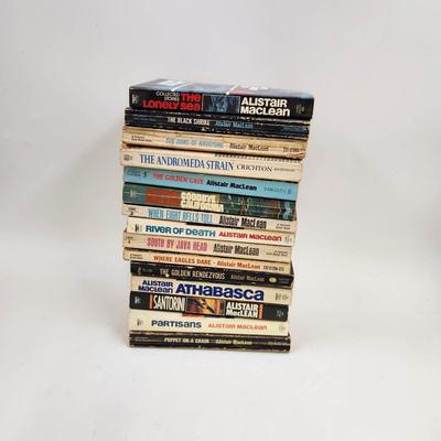 15 PAPERBACK BOOKS BY AUTHOR ALISTAIR MACLEAN