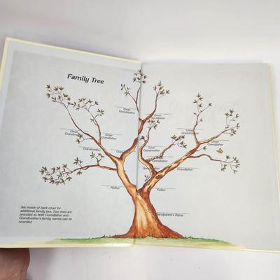 THE GRANDPARENTS BOOK BY MILTON KAMEN (FOR USE TO DO FAMILY TREE) HARDBACK UNUSED