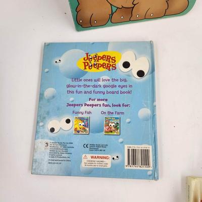 FANTASTIC YOUNG READER "EYE BALLS" BOOK BUNDLE 2 PC