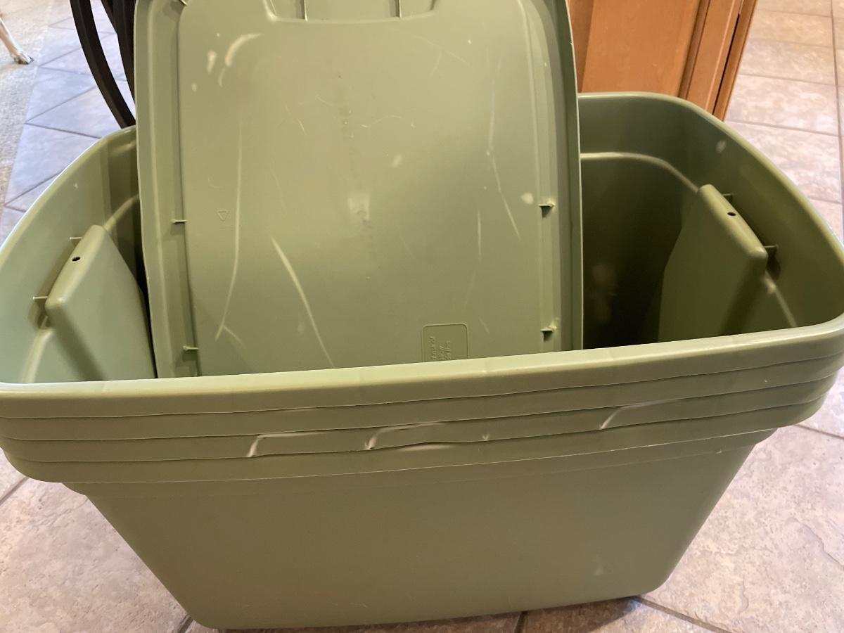4 green totes with lids